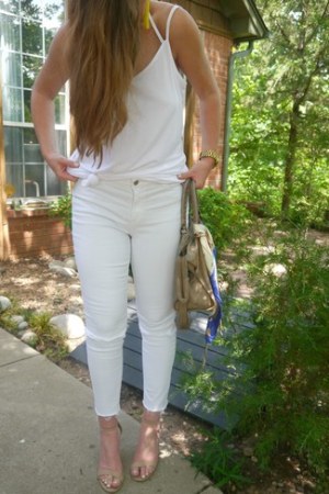 White Tank · White Ripped Skinny Jeans · Beige Leather Heeled Sandals · Beige Leather Tote Bag · Gold Watch · Yellow Beaded Earrings