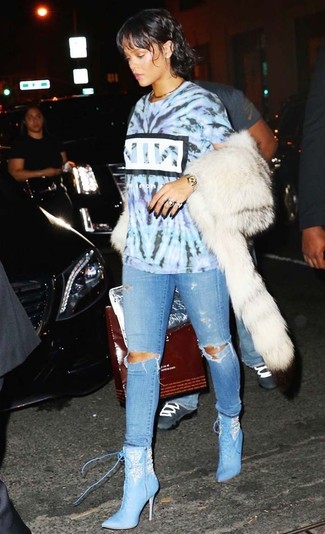 Light Blue Tie-Dye Crew-neck T-shirt · Light Blue Ripped Skinny Jeans · Light Blue Leather Lace-up Ankle Boots · Silver Leather Satchel Bag · White Fur Scarf · Gold Watch